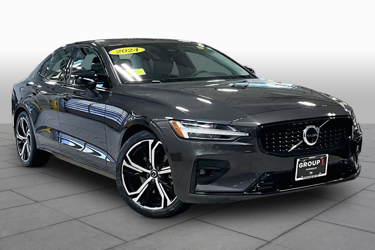 Pre-Owned 2024 Volvo S60 Plus Dark Theme