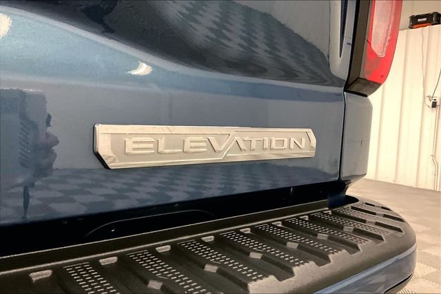 Used 2024 Downpour Metallic GMC Elevation image 9