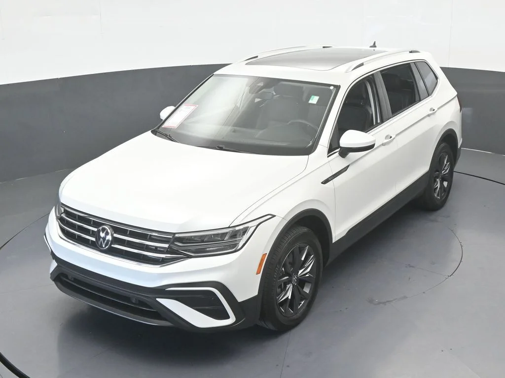 Used 2023 White Volkswagen 2.0T SE image 47