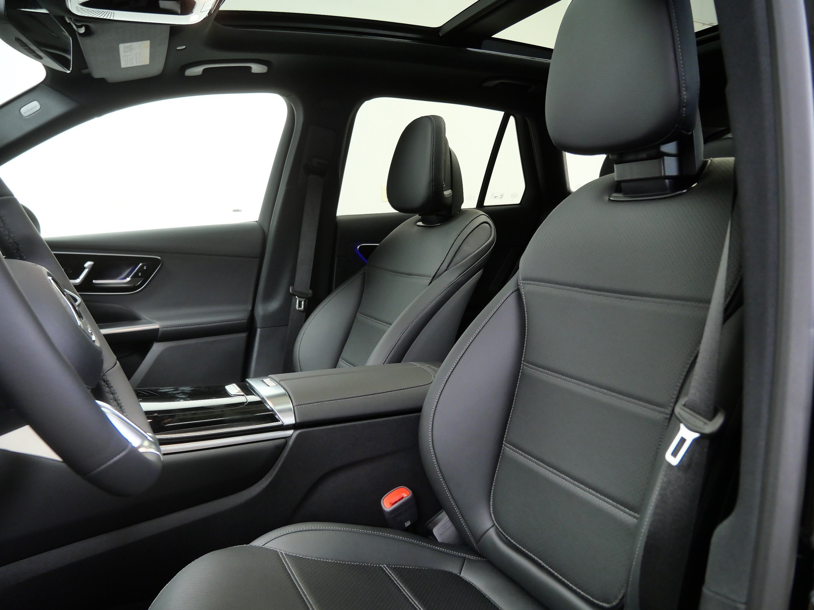 New 2026 Black Mercedes-Benz GLC 300 image 8