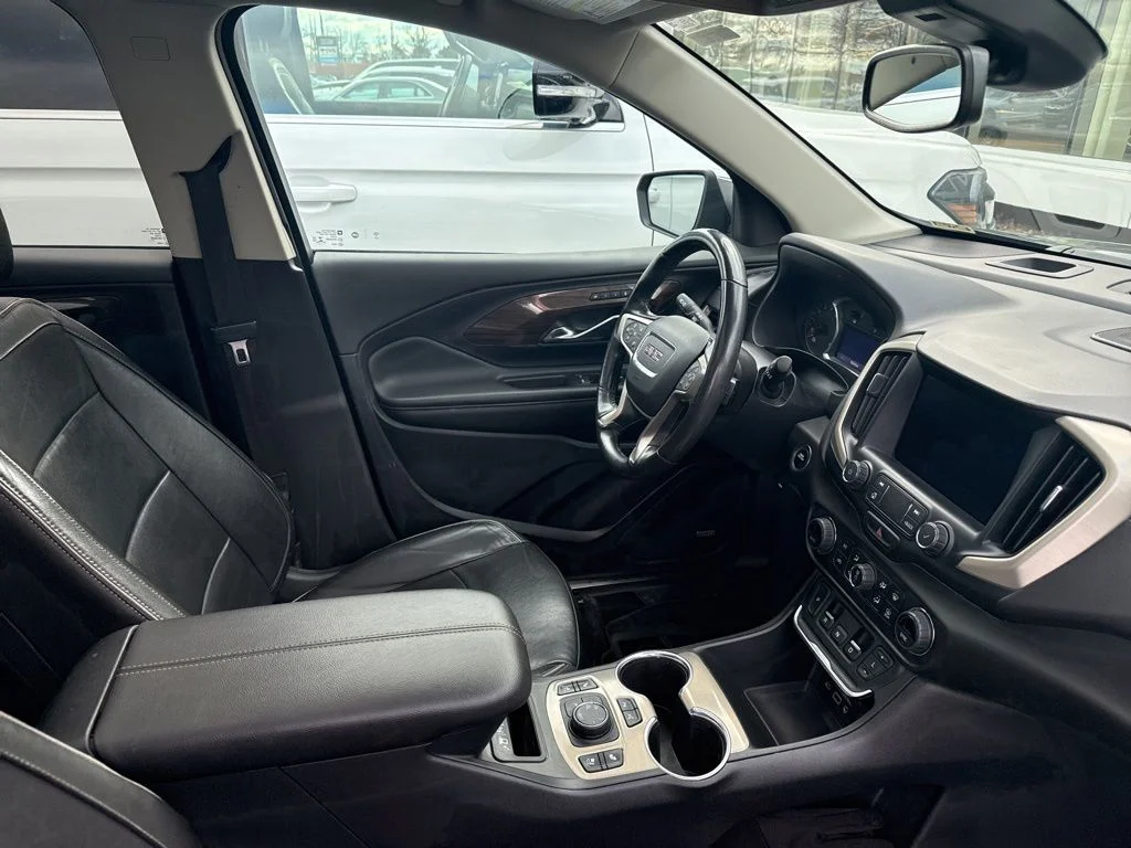 Used 2020 Gray GMC Denali image 9