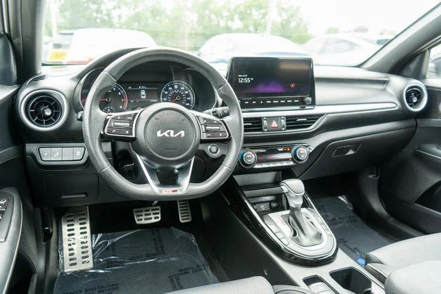 Used 2023 White Kia GT-Line image 13