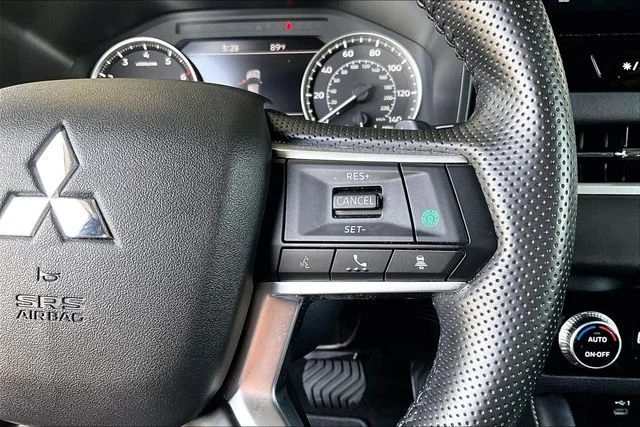 Used 2025 Gray Mitsubishi SE image 11