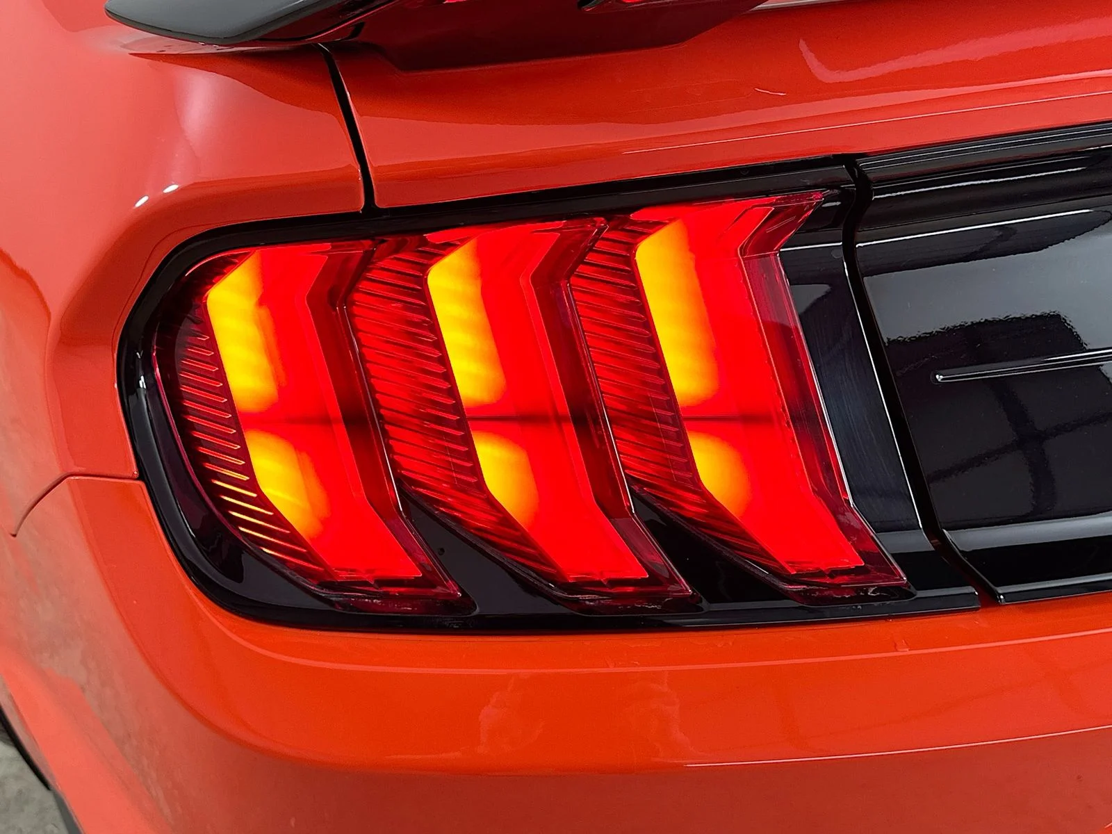 Used 2022 Orange Ford  image 13