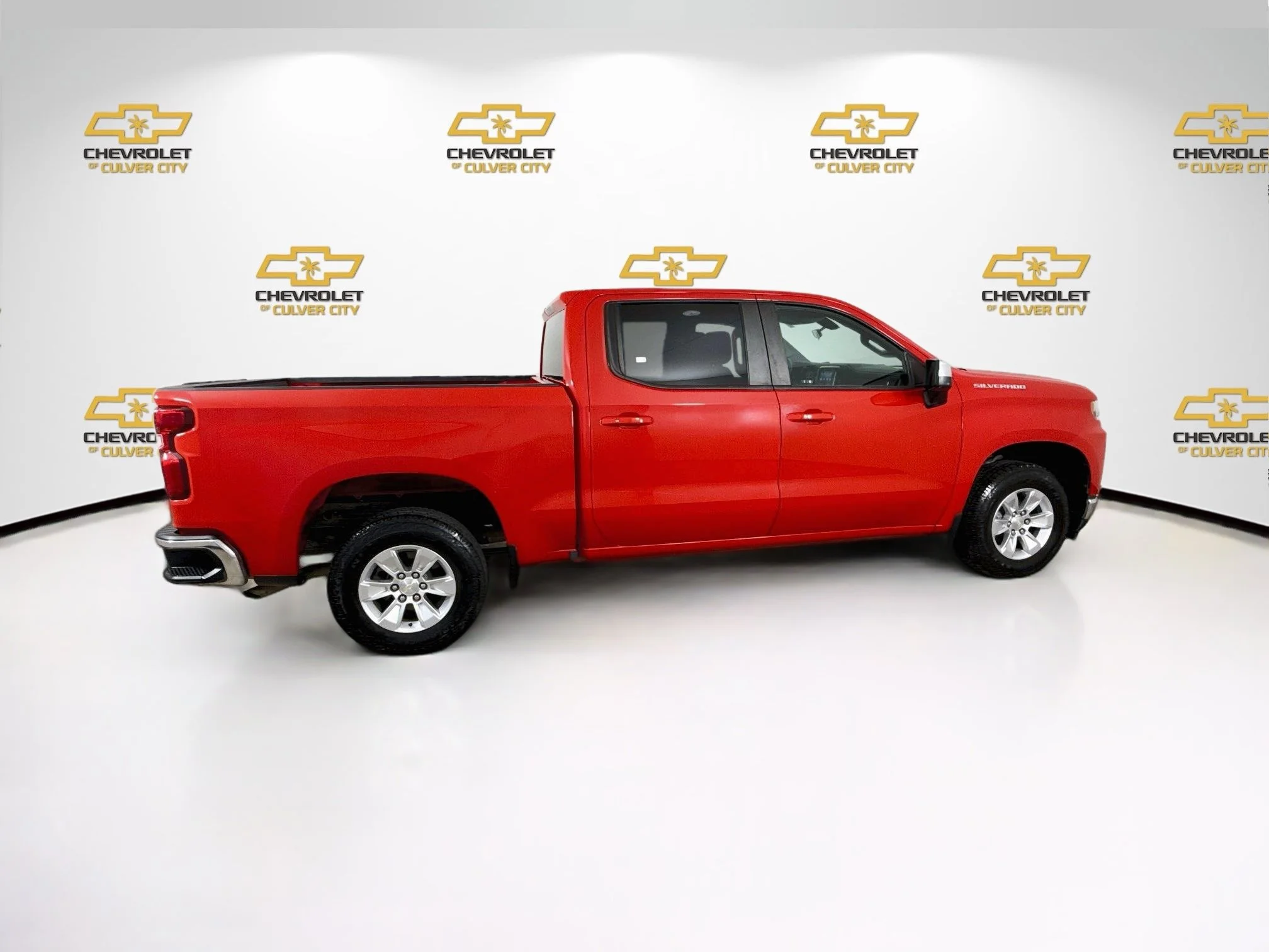 Used 2019 RED HOT Chevrolet LT image 9