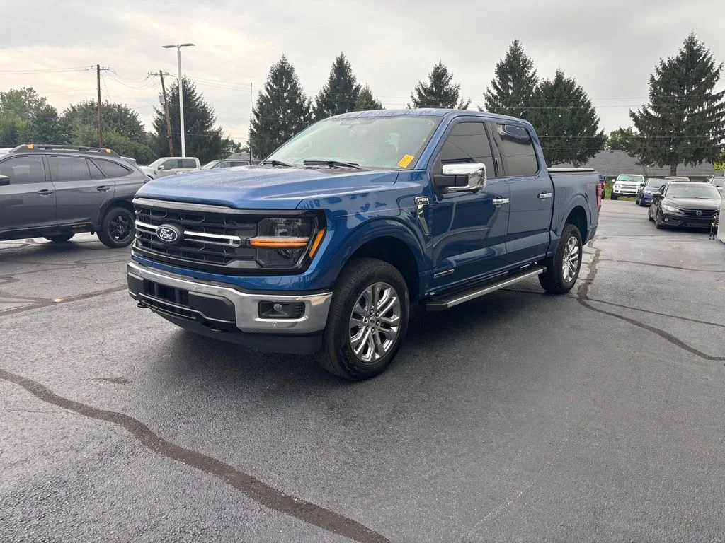 Used 2024 Blue Ford XLT image 9