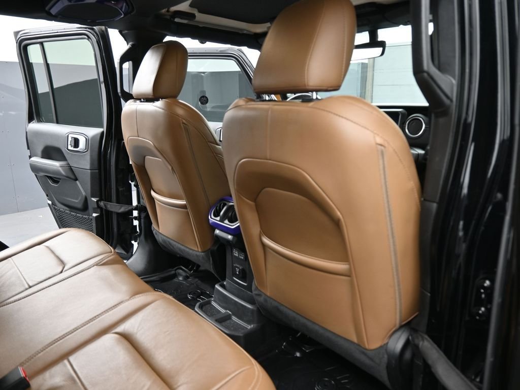 Used 2022 Black Jeep Unlimited Sahara image 14