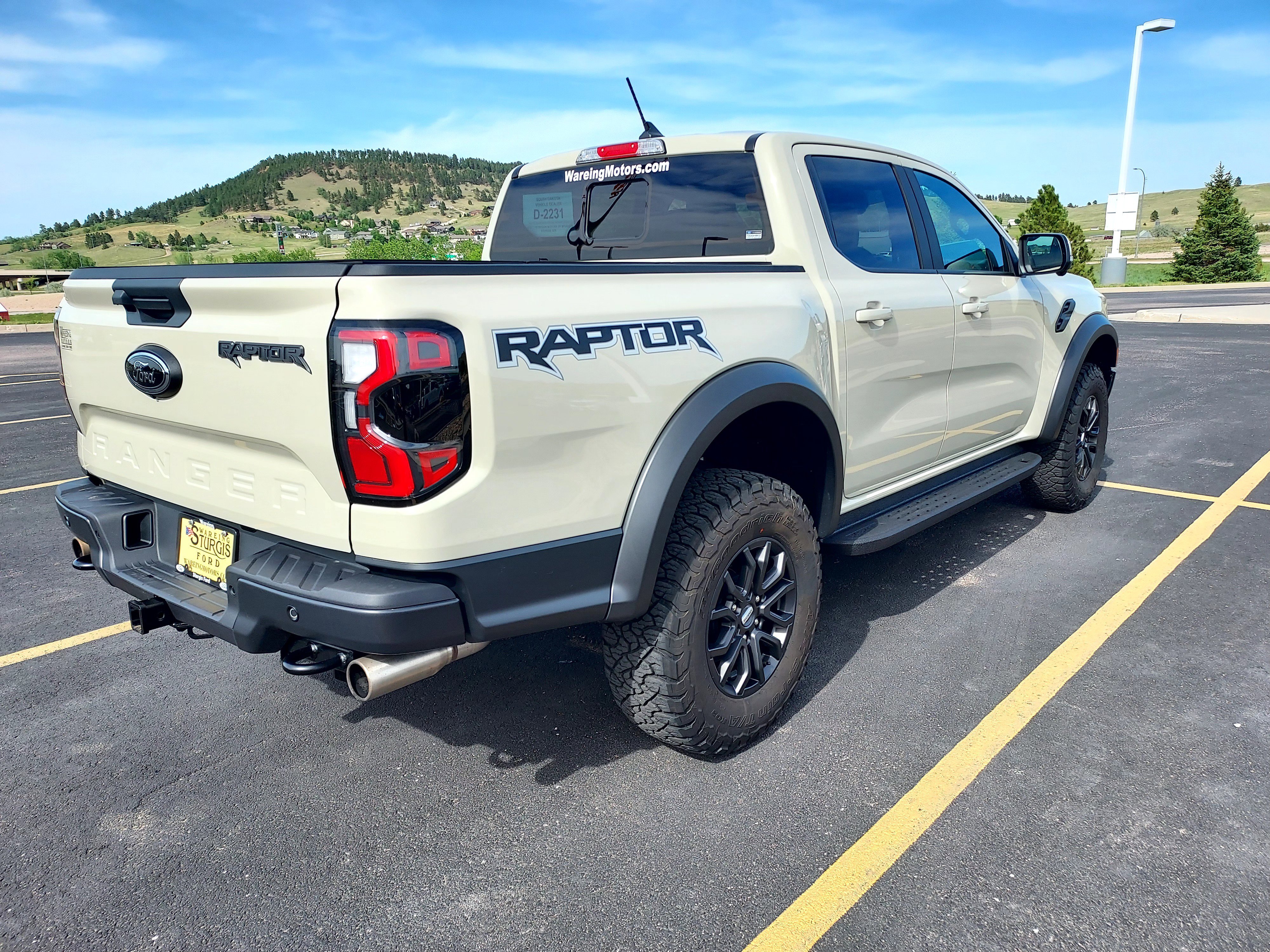 Used 2025 Desert Sand Ford Raptor image 9
