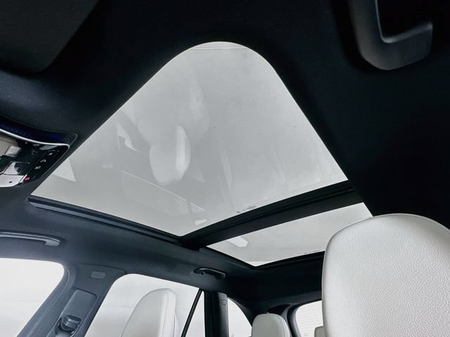 New 2027 Polar White Mercedes-Benz GLC 300 image 53