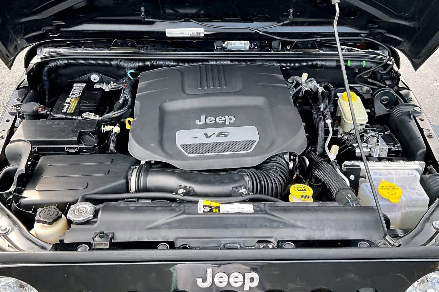 Used 2016 Black Clearcoat Jeep Sport image 28