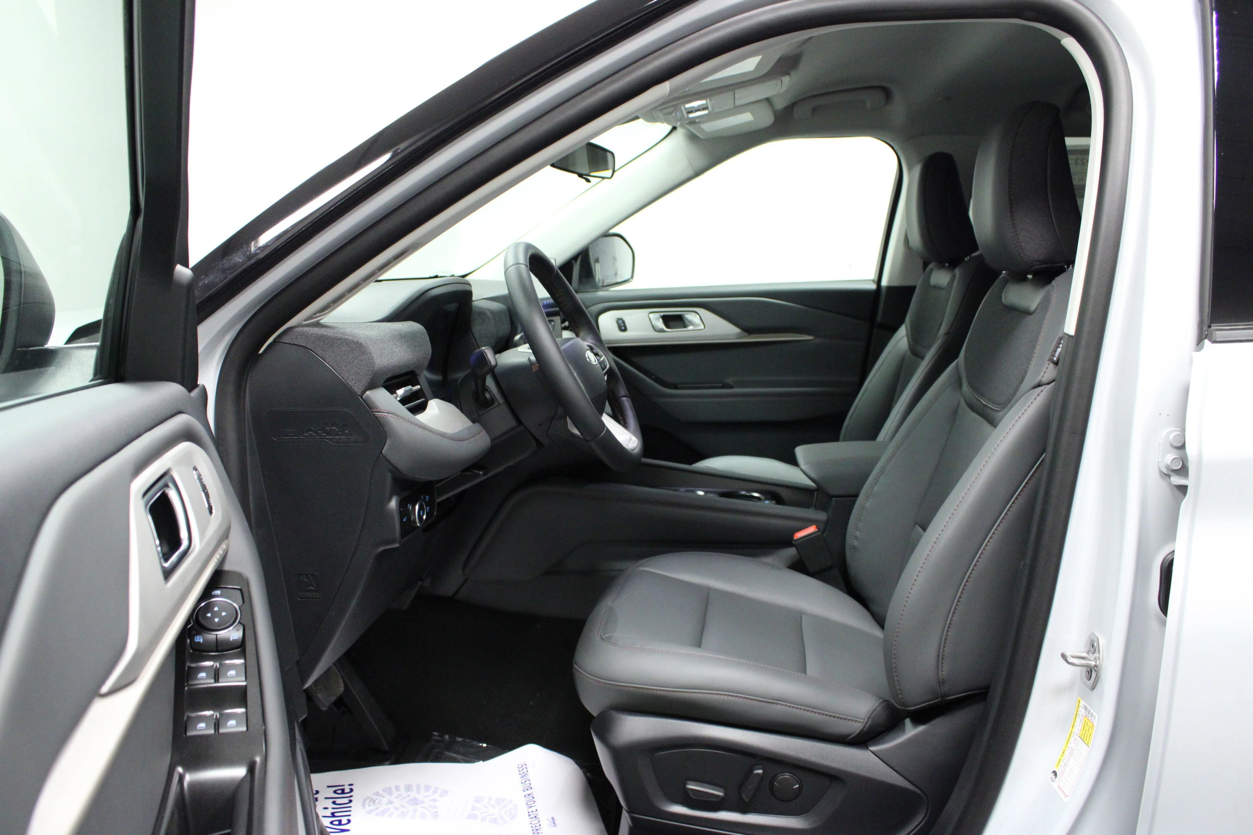 New 2026 Space White Metallic Ford Active image 12