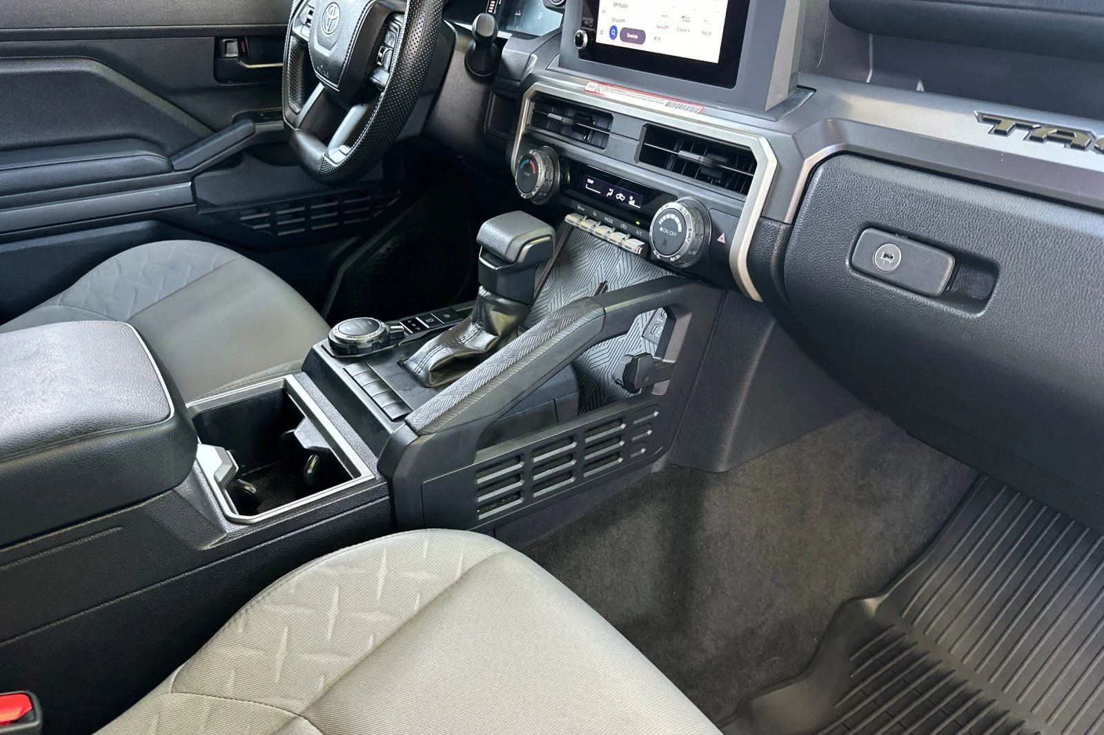 2025 Toyota Tacoma SR5 - Photo 21