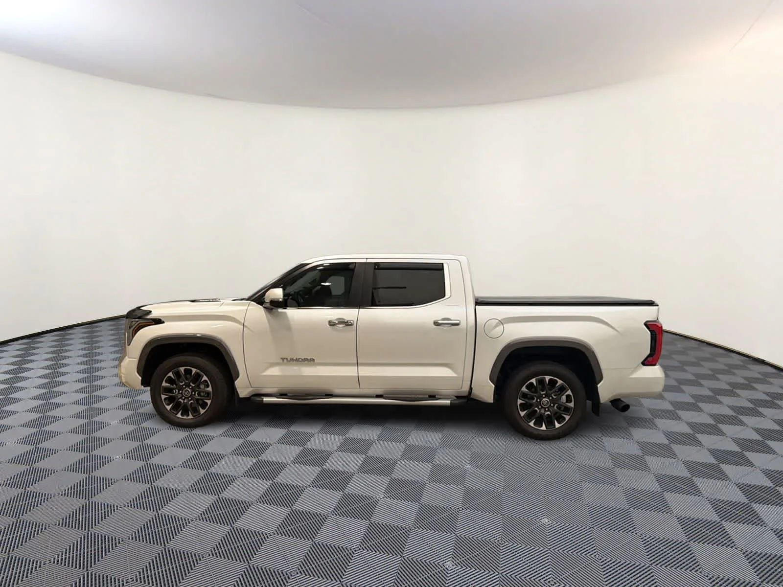 Used 2024 Wind Chill Pearl Toyota Limited Hybrid image 6
