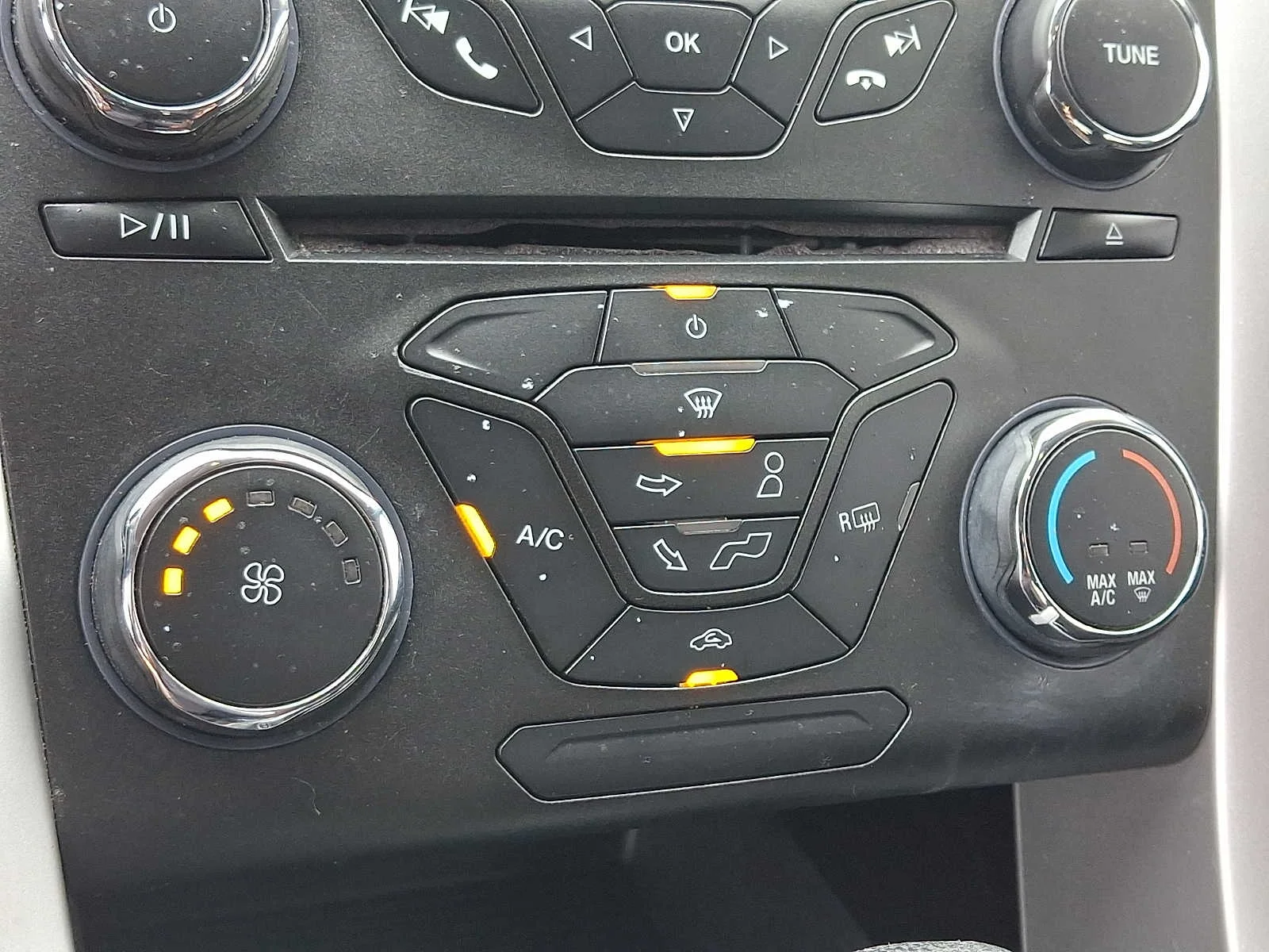 Used 2016 White Ford SE image 16