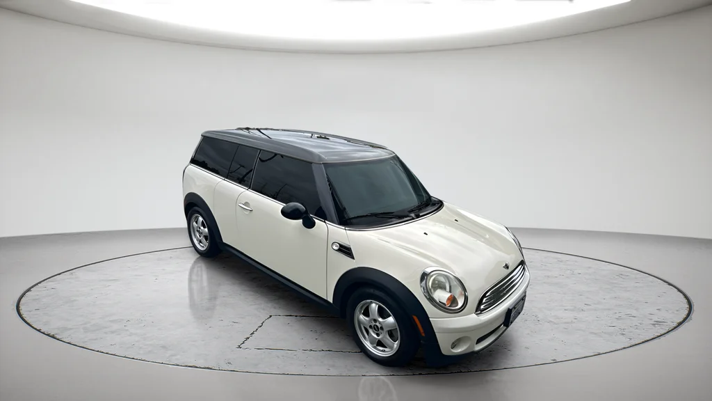 Used 2009 White MINI S image 1