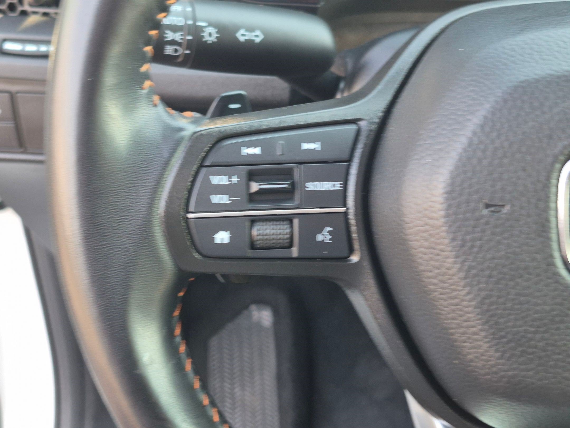 Used 2025 Platinum White Pearl Honda Sport image 17