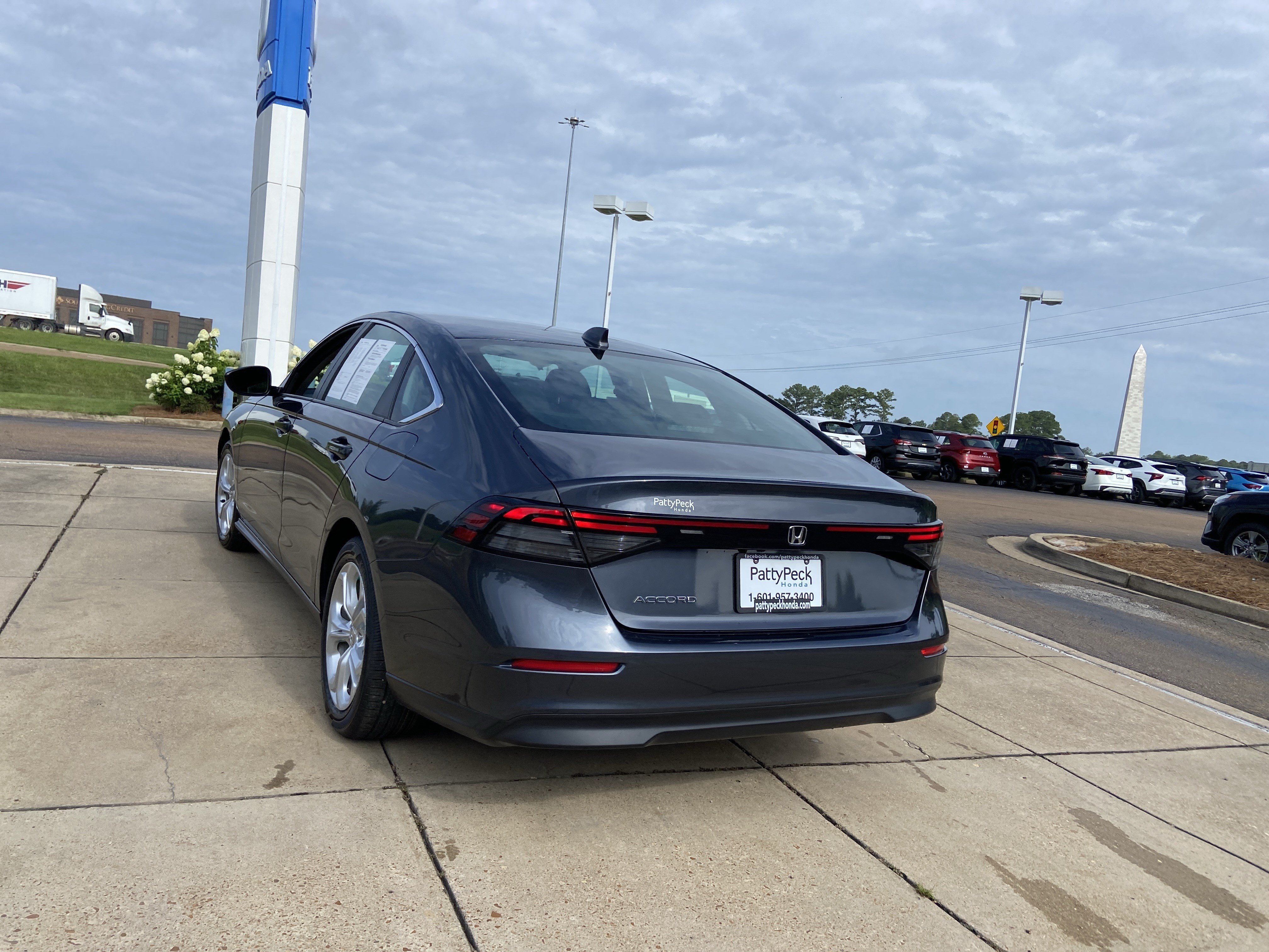 Used 2024 Meteorite Gray Metallic Honda LX image 9