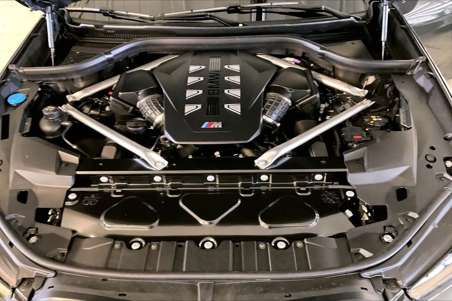 New 2026 Dravit Grey Metallic BMW M60i image 16