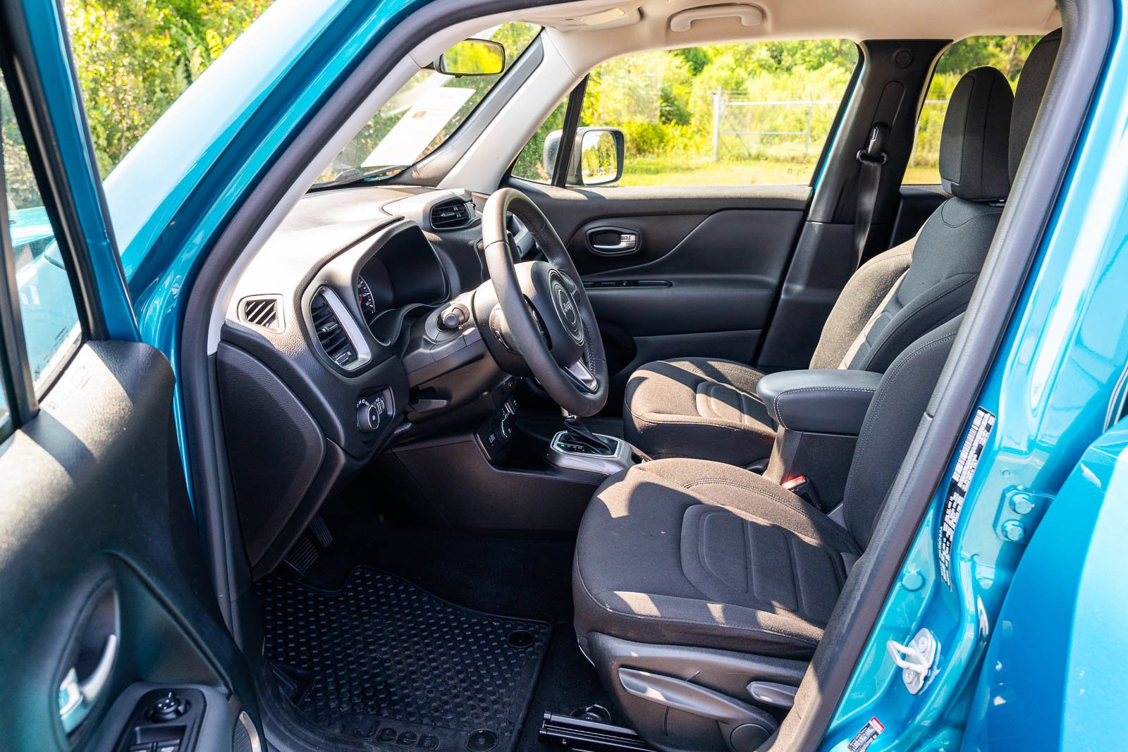 Used 2022 Teal Jeep Latitude image 16
