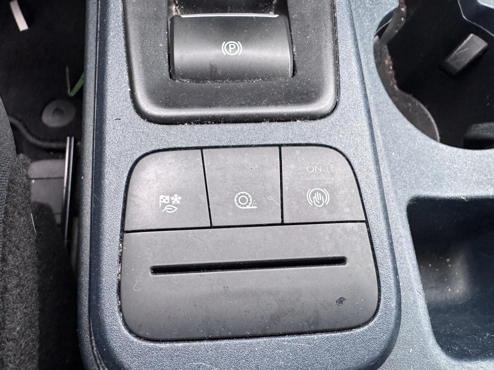 Used 2022 Velocity Blue Ford XL image 11