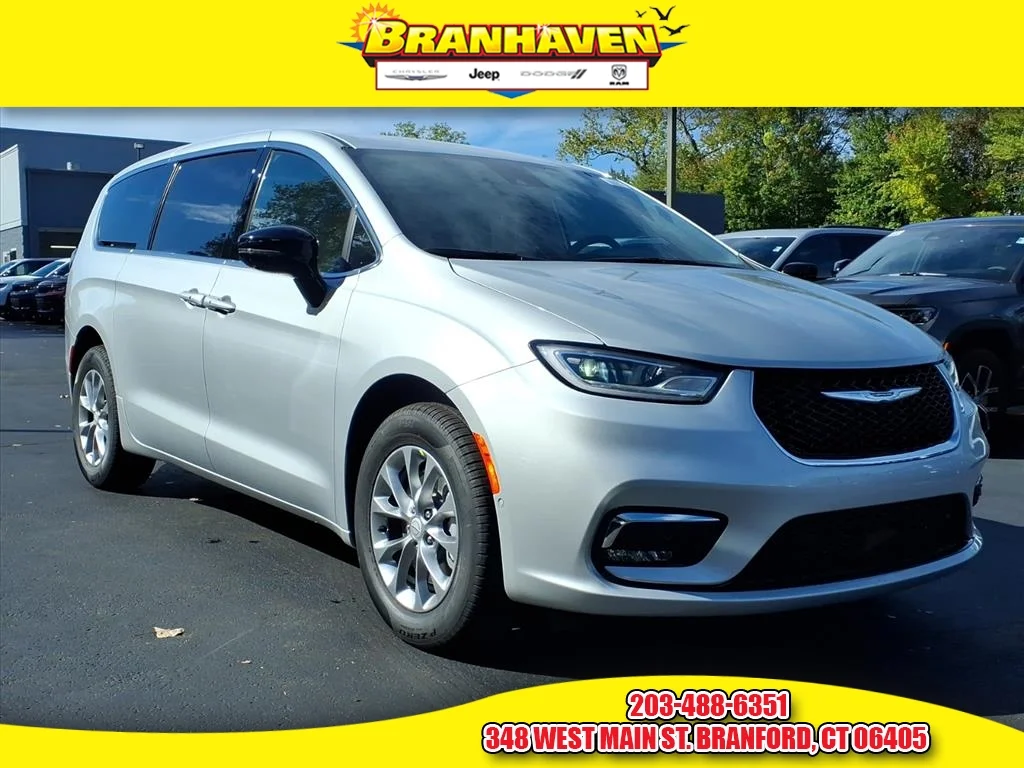 2026 Chrysler Pacifica Select AWD's photo