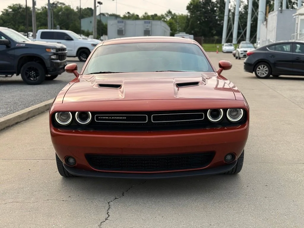 Used 2023 Orange Dodge SXT image 3