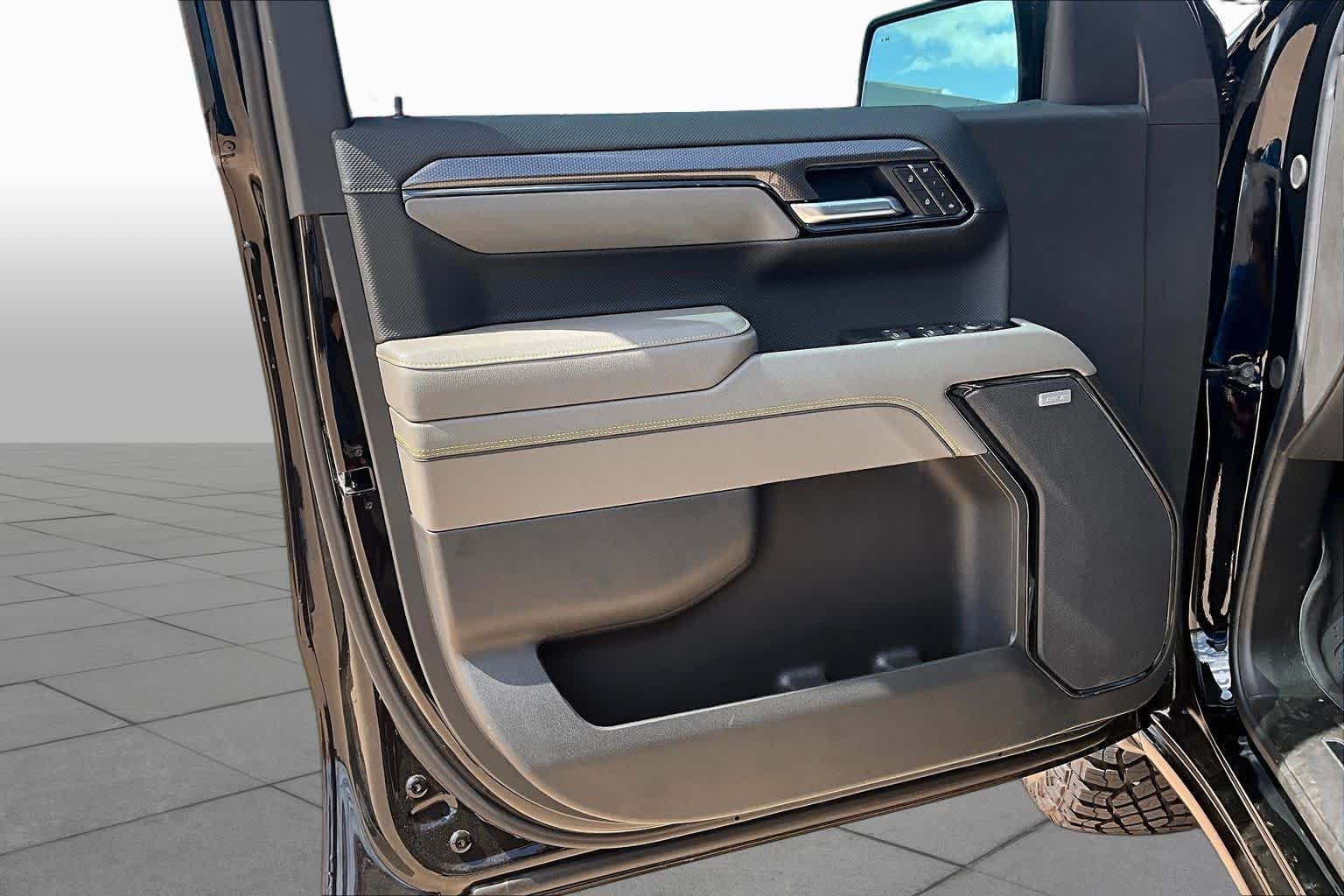 2026 Chevrolet Silverado 1500 ZR2 - Photo 10
