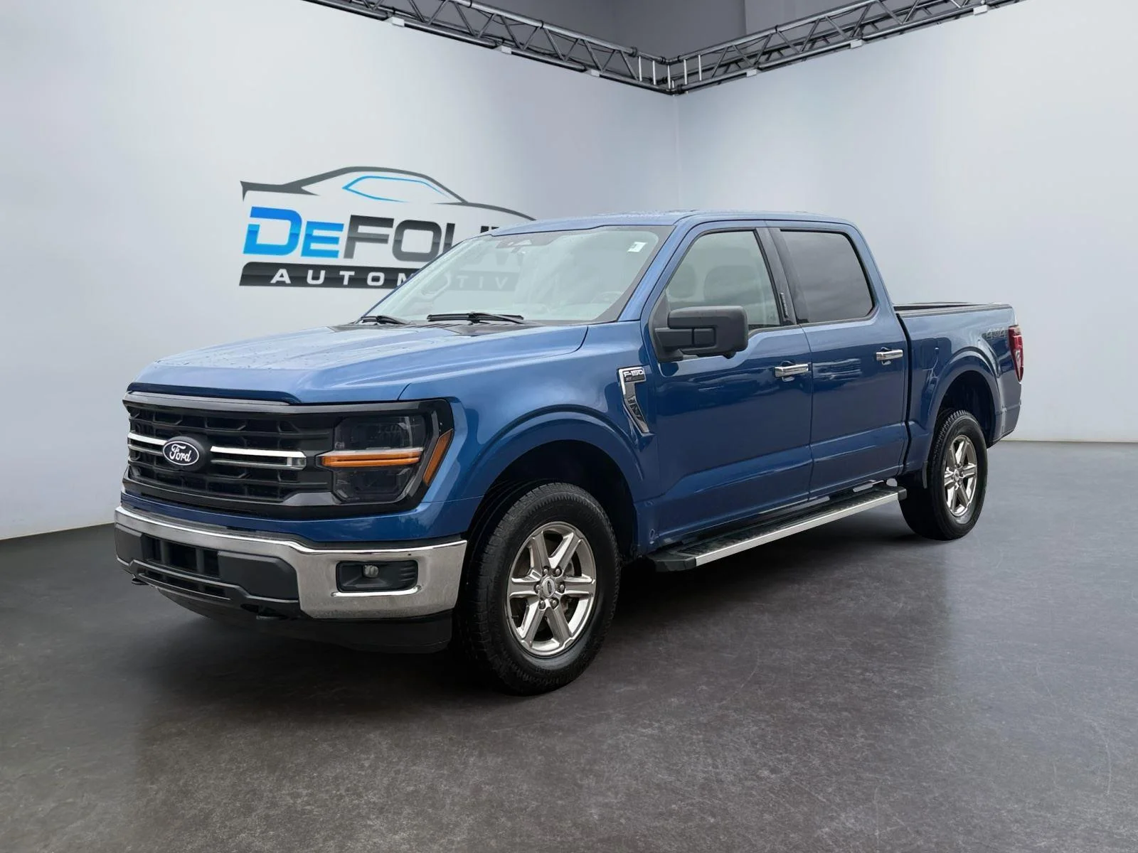 Used 2024 Atlas Blue Ford XLT image 7