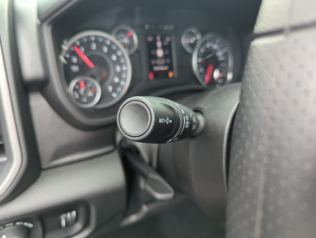 New 2026 Bright White Clear-Coat Exterior Paint Ram Tradesman image 21