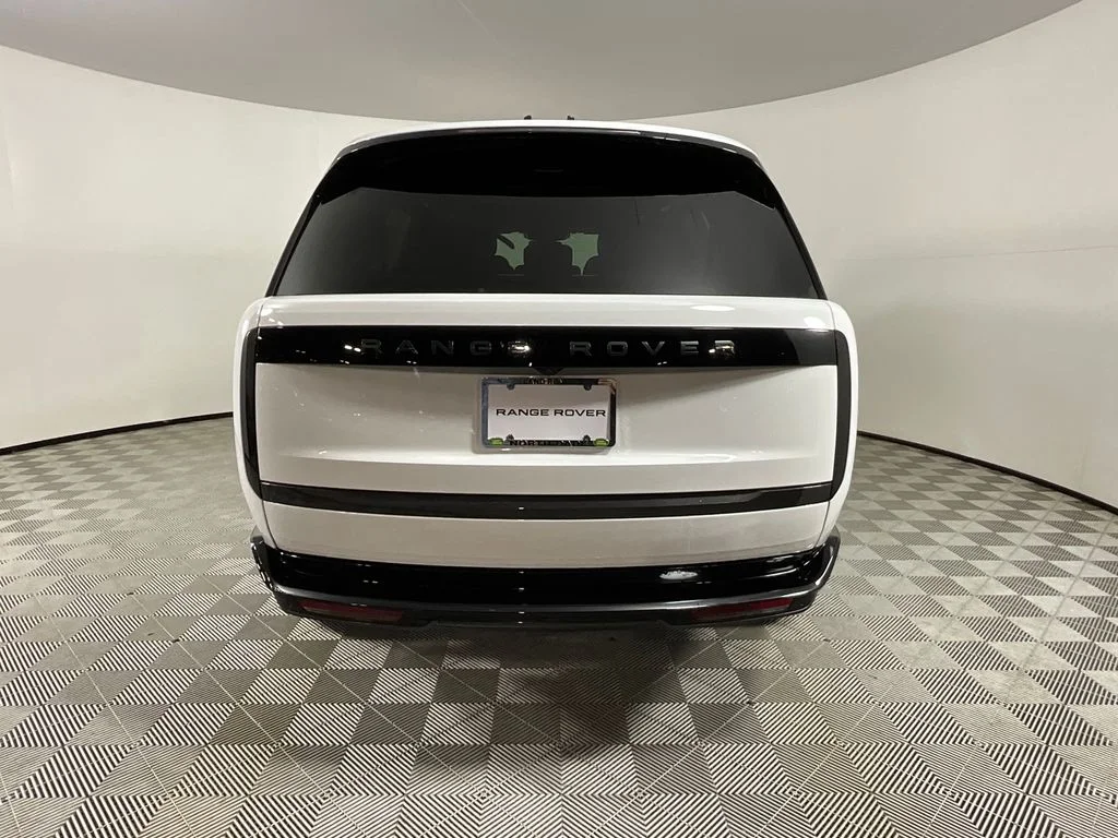 New 2026 Fuji White Land Rover SE 7 Seats image 7
