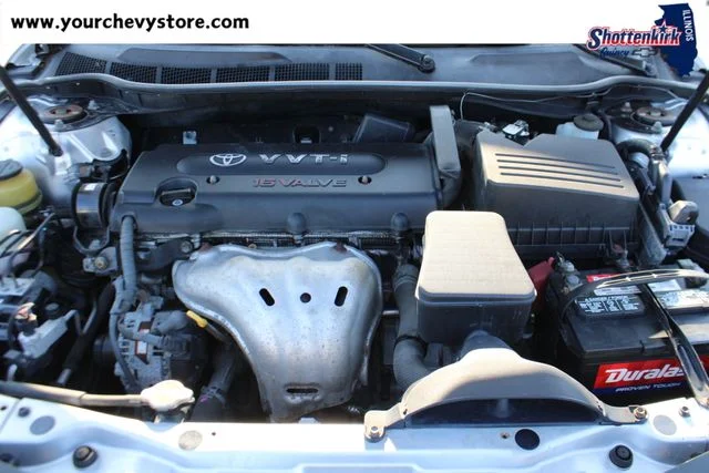 Used 2009 Silver Toyota LE image 5