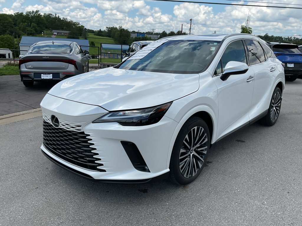 Used 2023 Eminent White Pearl Lexus Premium Plus image 4