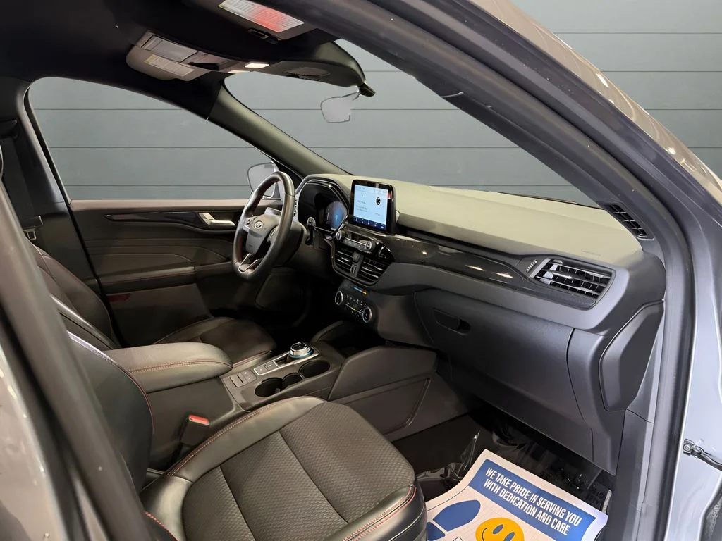 Used 2024 Gray Ford ST-Line image 29