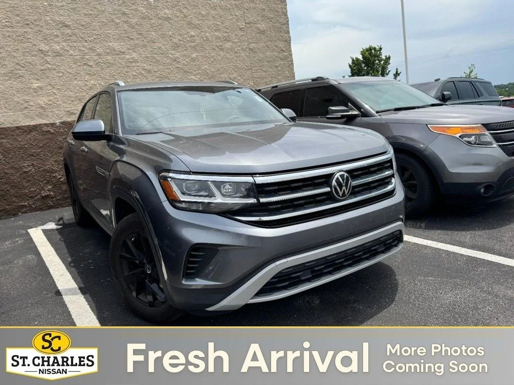 2023 Volkswagen Atlas Cross Sport 2.0T SE's photo