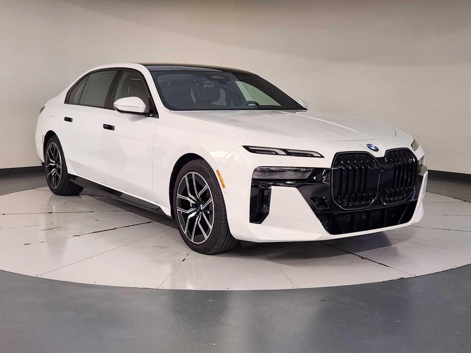 Used 2026 Alpine White BMW 740i image 7