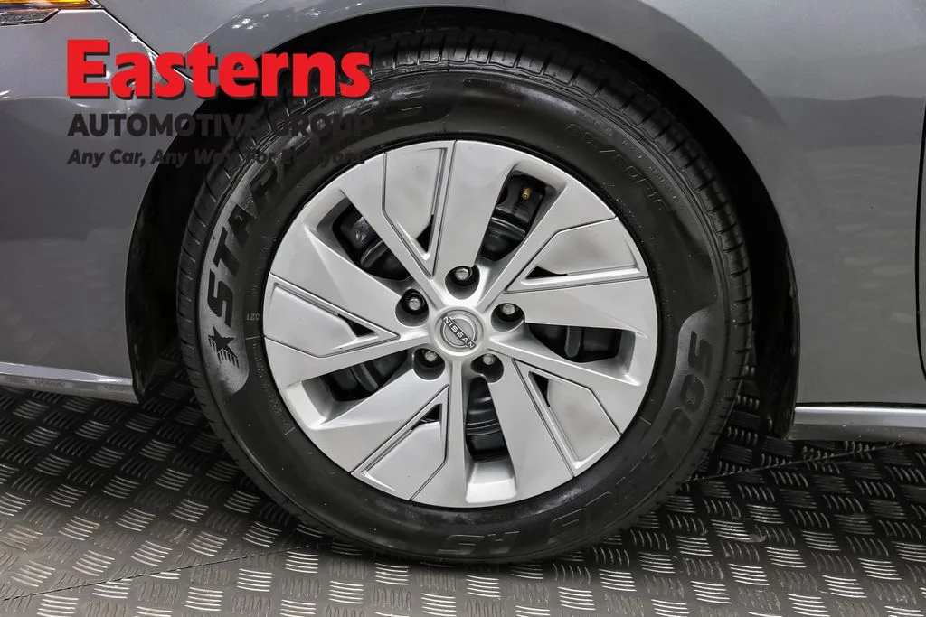 Used 2023 Gray Nissan 2.5 S image 27