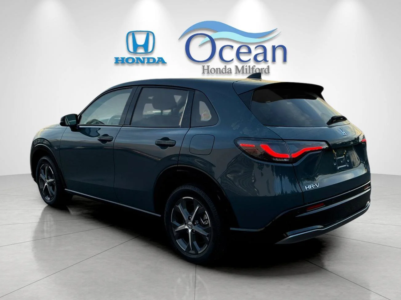 Used 2025 Nordic Forest Pearl Honda EX-L image 5
