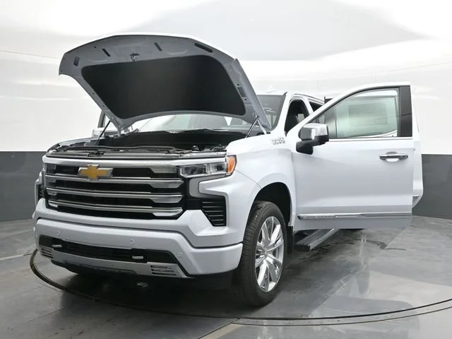 New 2026 Polar White Tricoat Chevrolet High Country image 30