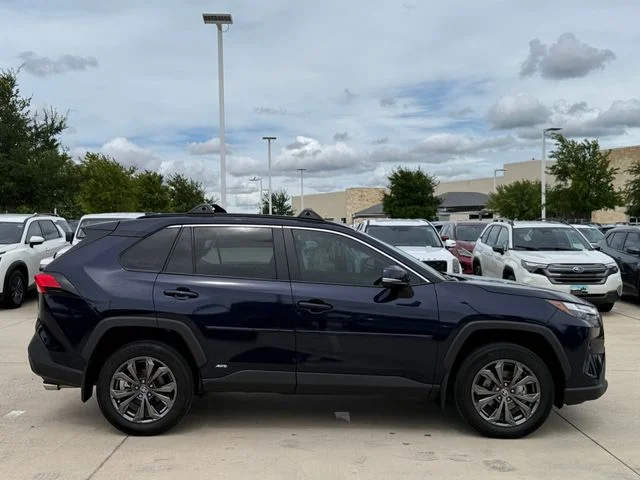 Certified Used 2024  Toyota XLE Premium image 5
