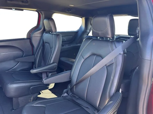2026 Chrysler Pacifica Select - Photo 15
