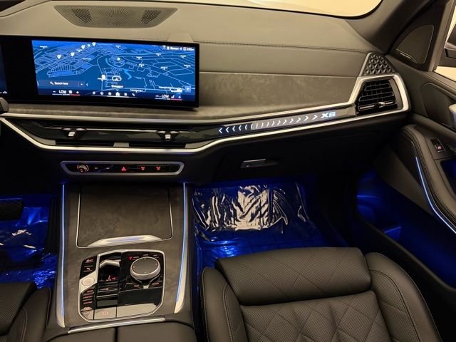 Used 2025 Skyscraper Gray Metallic BMW xDrive40i image 30