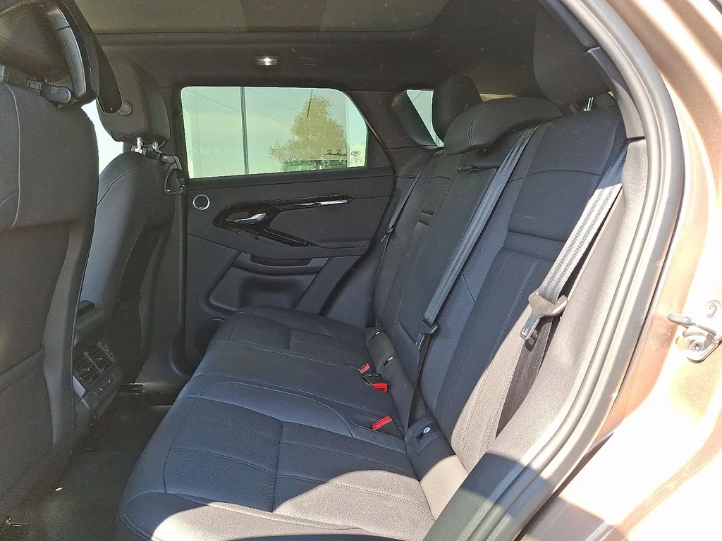 Certified Used 2026  Land Rover S image 11