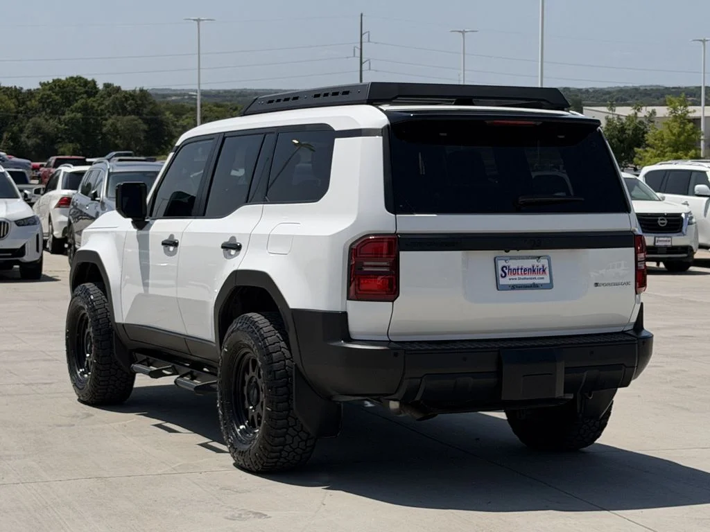 Used 2025 White Toyota 1958 image 4