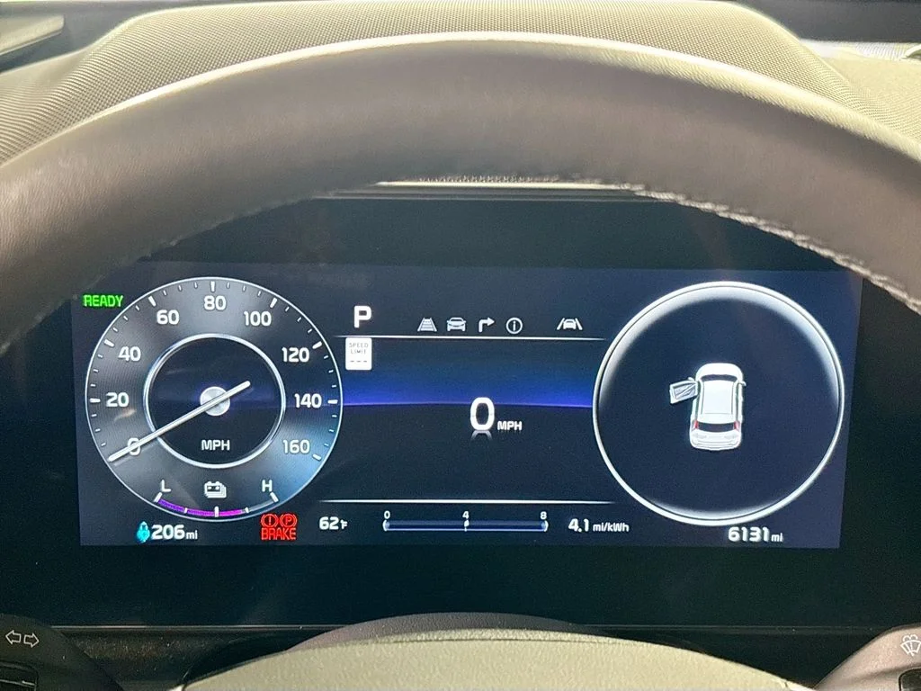 Used 2024 Green Kia Wind image 14