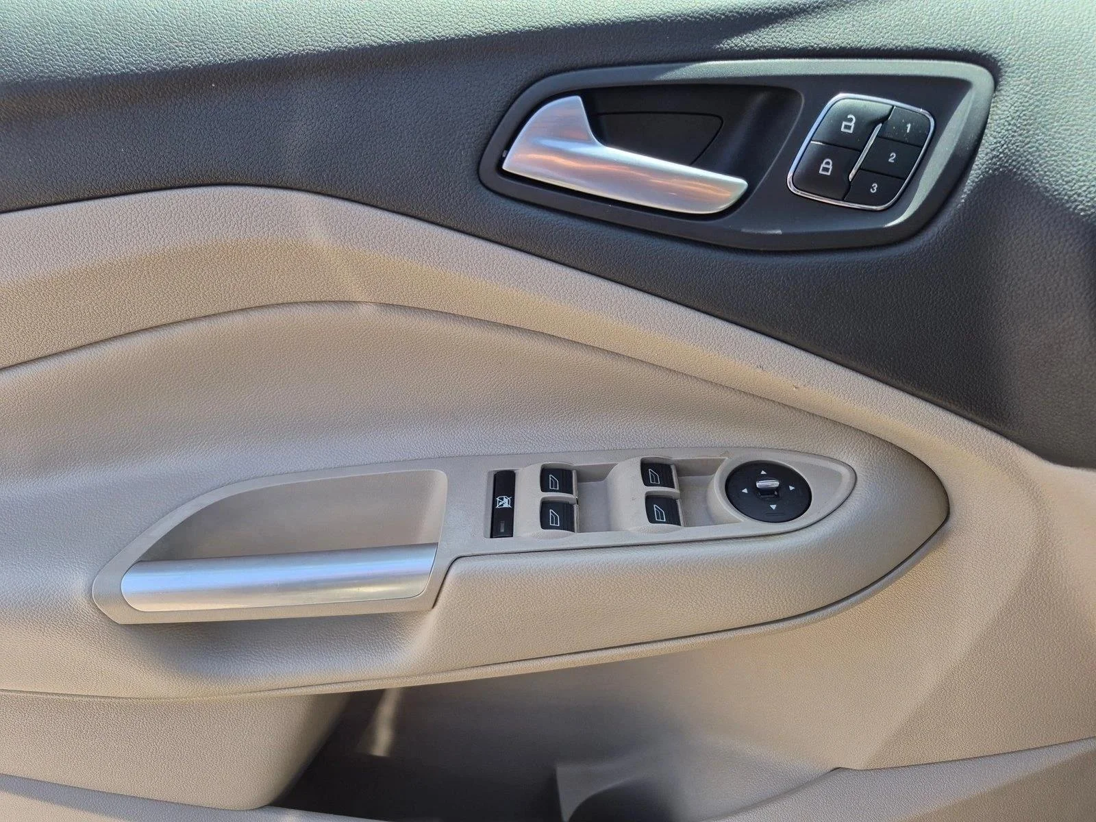2015 Ford Escape Titanium - Photo 15