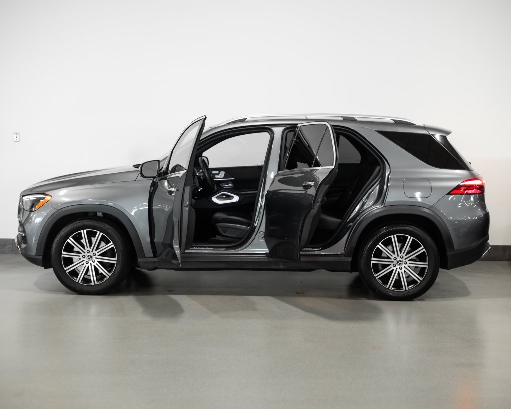 Certified Used 2025  Mercedes-Benz GLE 450e image 3