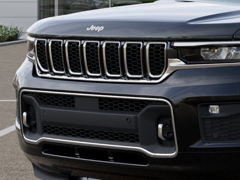 New 2025 Diamond Black Crystal Pearl-Coat Exterior Paint Jeep Overland image 11