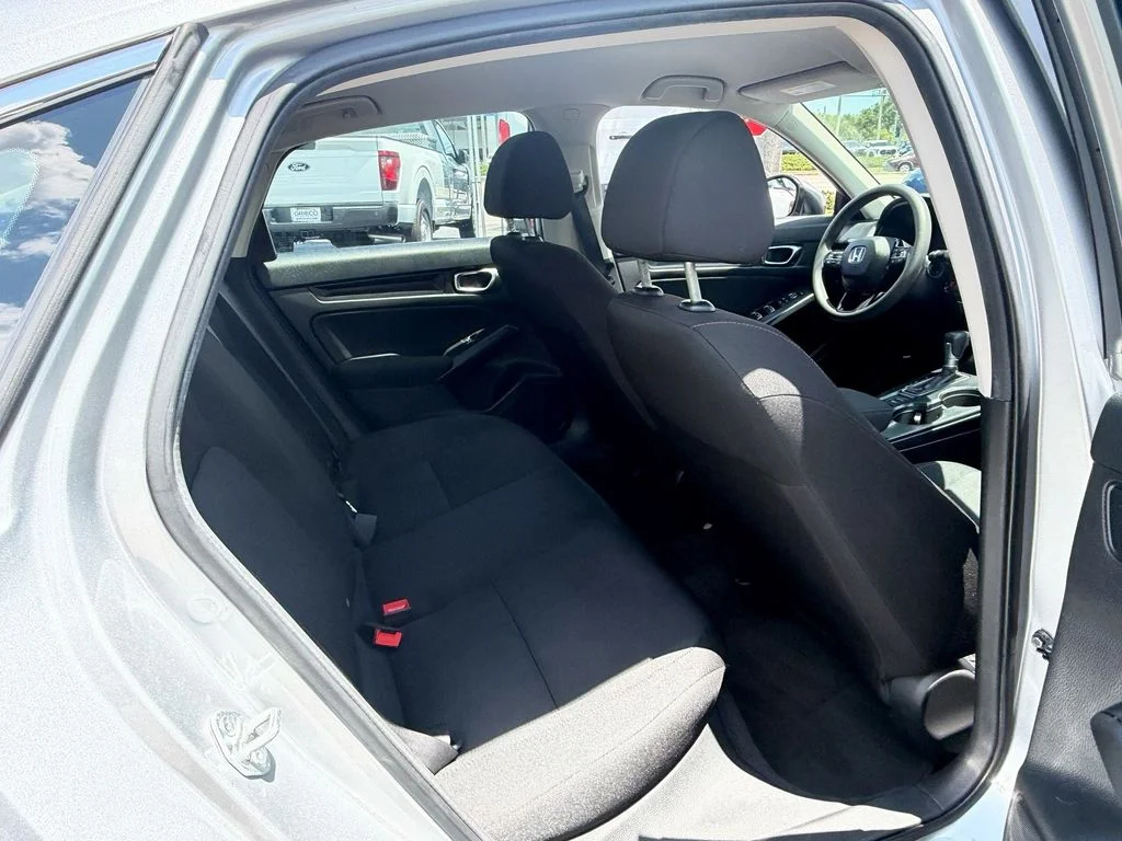 Used 2024 Lunar Silver Metallic Honda LX image 13