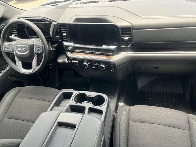 Used 2026 Silver GMC Elevation image 18