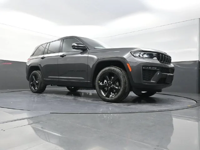 New 2026 Baltic Gray Metallic Clear-Coat Exterior Paint Jeep Limited image 18
